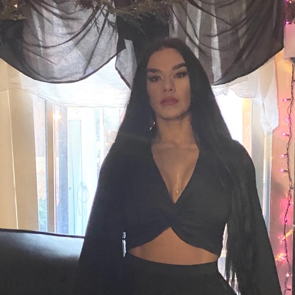 Meet your Posher, Gina - Picture 1 of 1